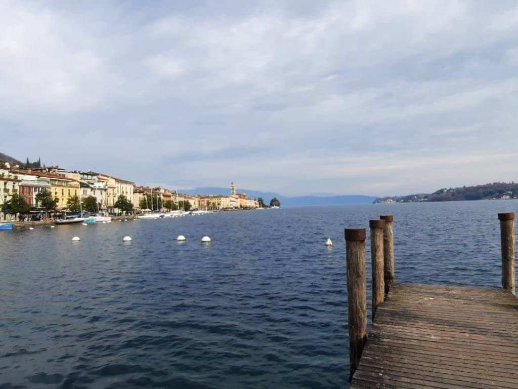 casa indipendente in vendita a Salò in zona Villa