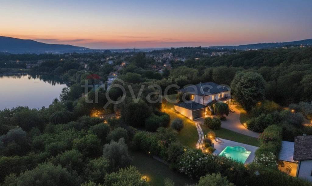 casa indipendente in vendita a Salò in zona Villa