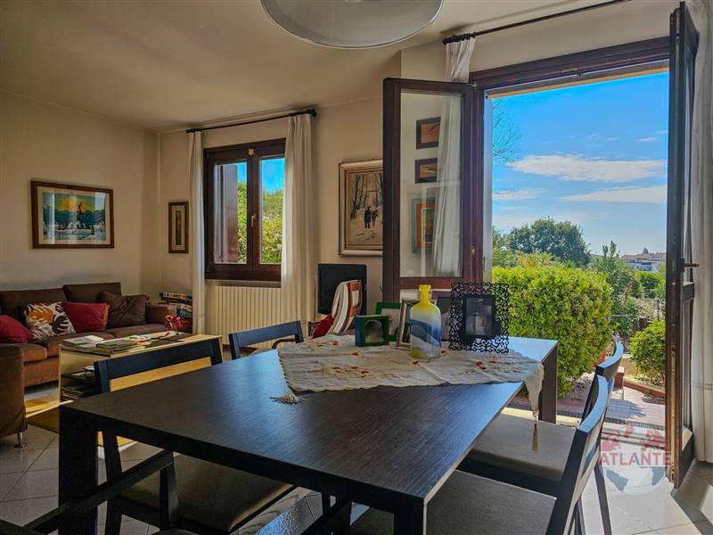 casa indipendente in vendita a Salò in zona Villa