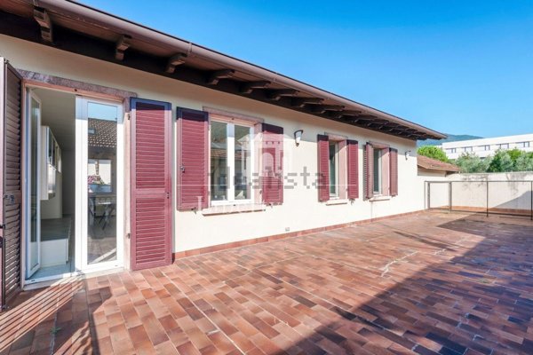 casa indipendente in vendita a Salò