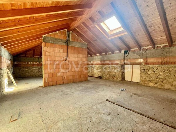 attico in vendita a Salò in zona Cunettone