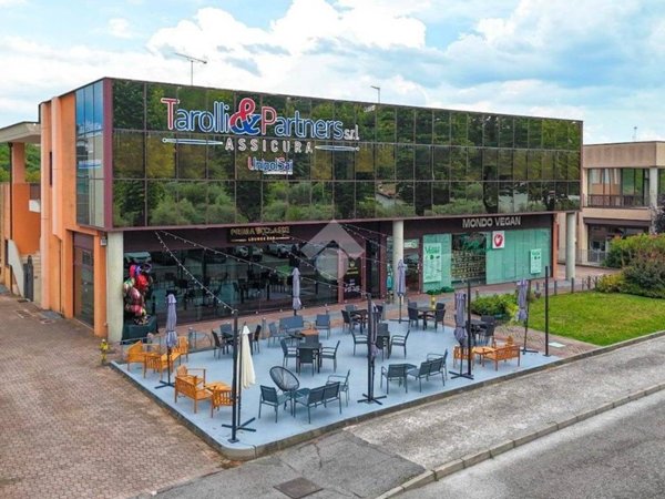 negozio in vendita a Salò in zona Cunettone