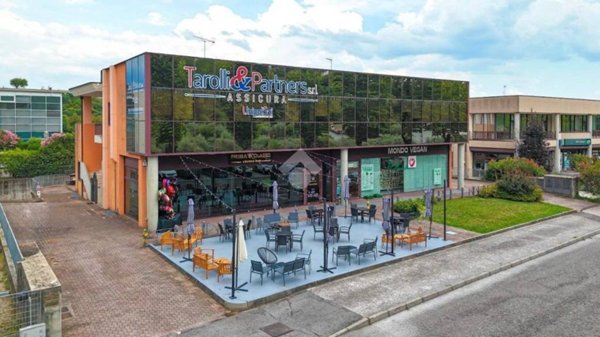 negozio in vendita a Salò in zona Cunettone