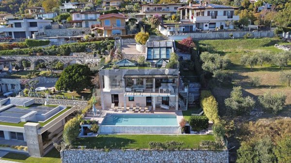 casa indipendente in vendita a Salò in zona Villa