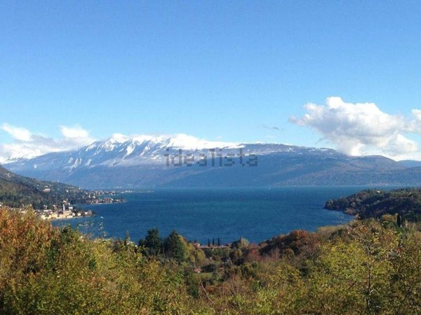casa indipendente in vendita a Salò in zona Villa