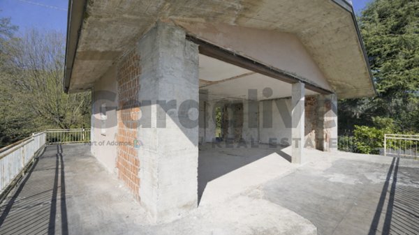 casa indipendente in vendita a Salò in zona Villa