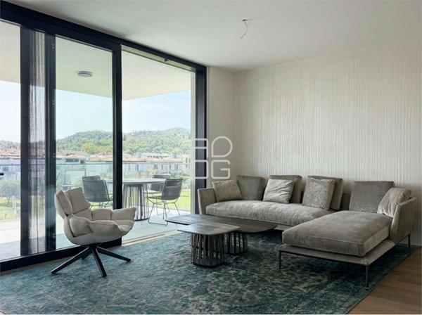 appartamento in vendita a Salò in zona Villa