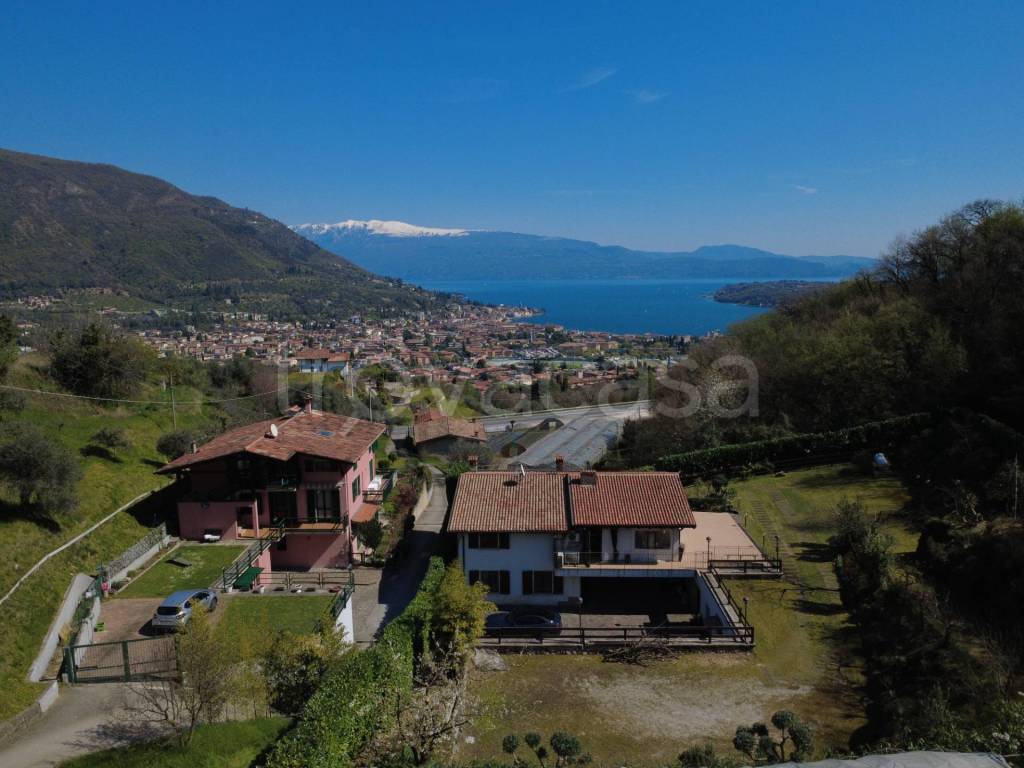 casa indipendente in vendita a Salò in zona Villa