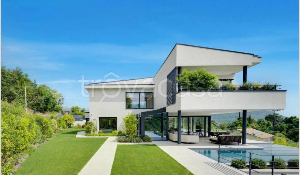 villa in vendita a Salò in zona Villa