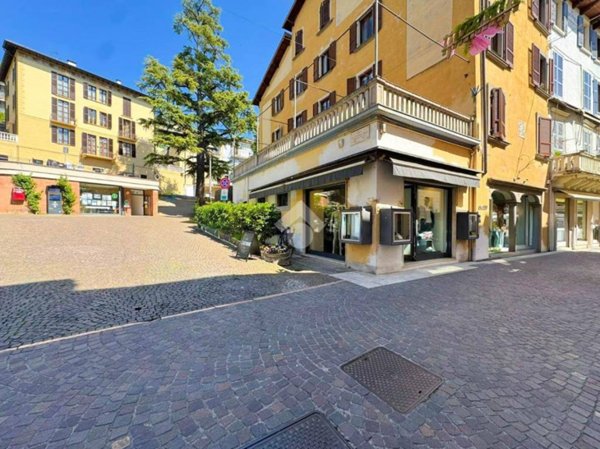 negozio in vendita a Salò in zona Cunettone