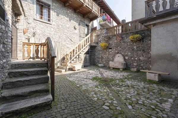 casa semindipendente in vendita a Salò