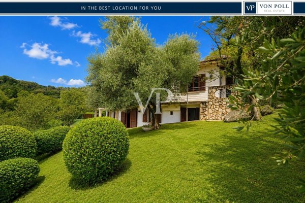 casa indipendente in vendita a Salò in zona Villa