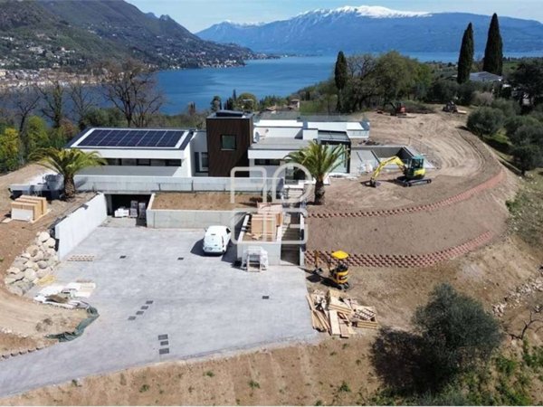 casa indipendente in vendita a Salò in zona Villa