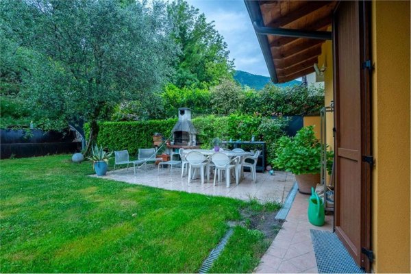 casa indipendente in vendita a Salò