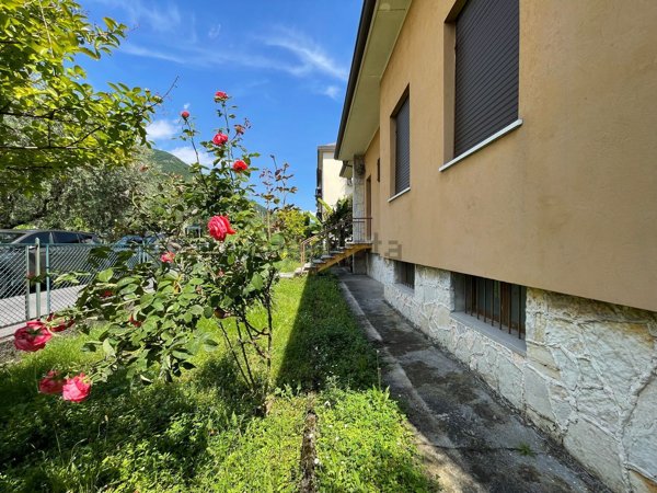 casa indipendente in vendita a Salò