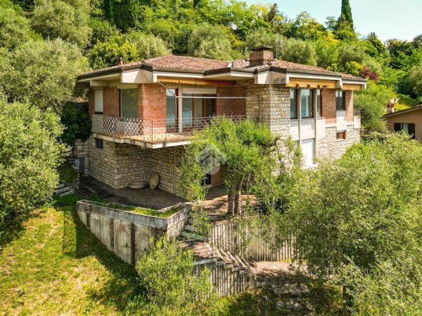 casa indipendente in vendita a Salò in zona Villa