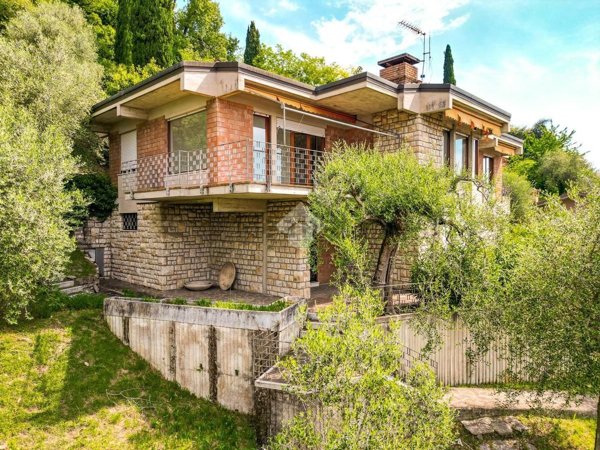 casa indipendente in vendita a Salò in zona Villa