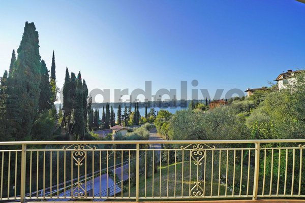 casa indipendente in vendita a Salò in zona Villa