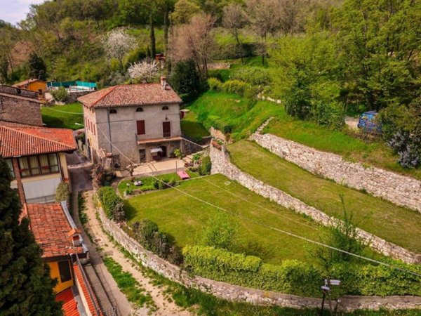 casa indipendente in vendita a Salò in zona Villa