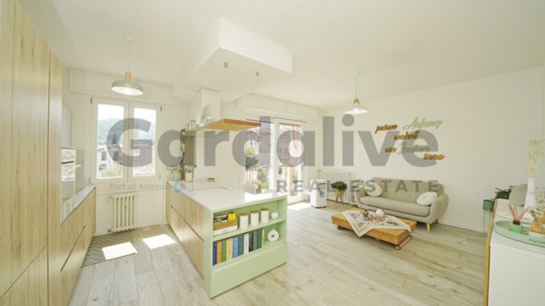appartamento in vendita a Salò in zona Villa