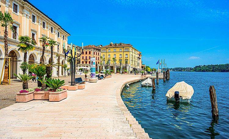 appartamento in vendita a Salò in zona Villa