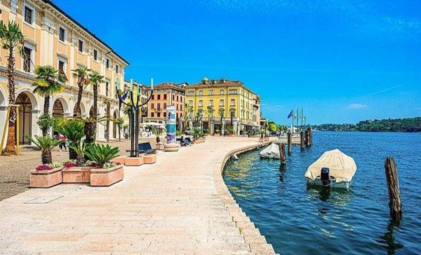 appartamento in vendita a Salò in zona Villa