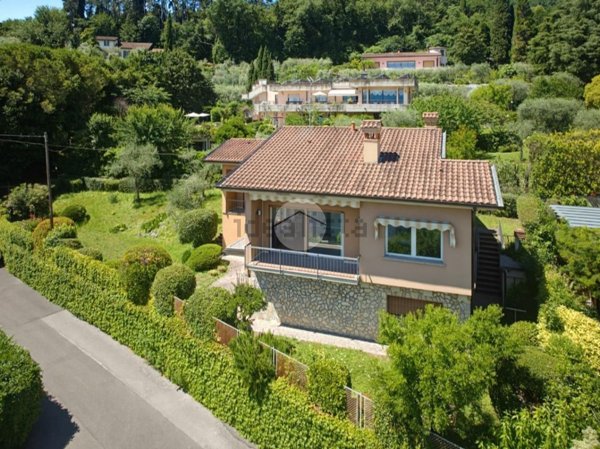 casa indipendente in vendita a Salò in zona Villa