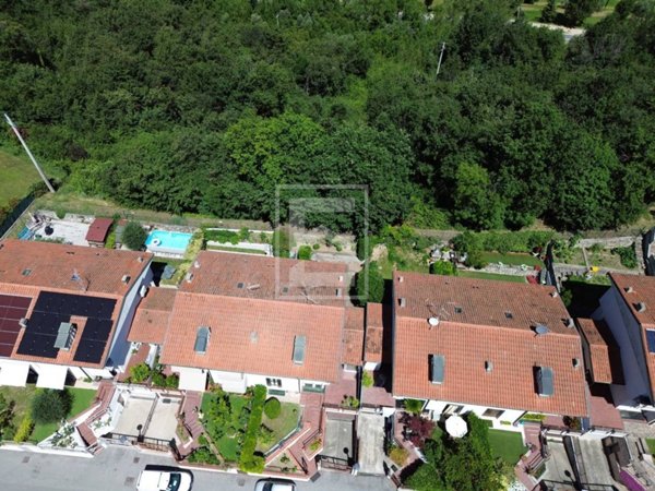 casa indipendente in vendita a Salò in zona Villa