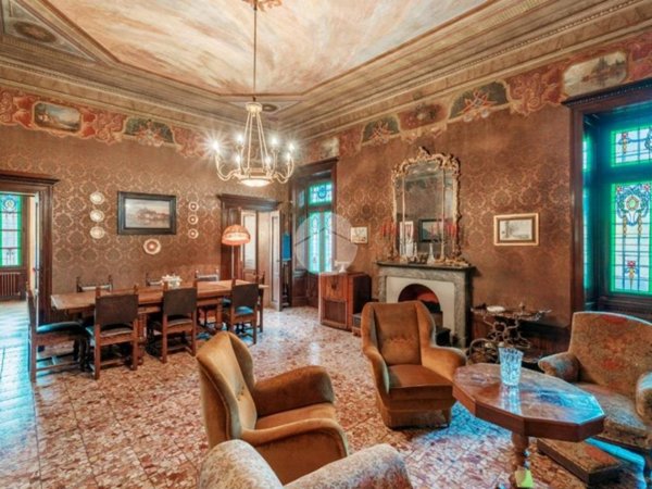 intera palazzina in vendita a Salò in zona Villa