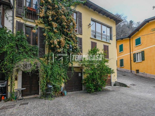 appartamento in vendita a Salò in zona Barbarano