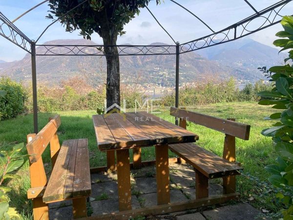 appartamento in vendita a Salò in zona Villa