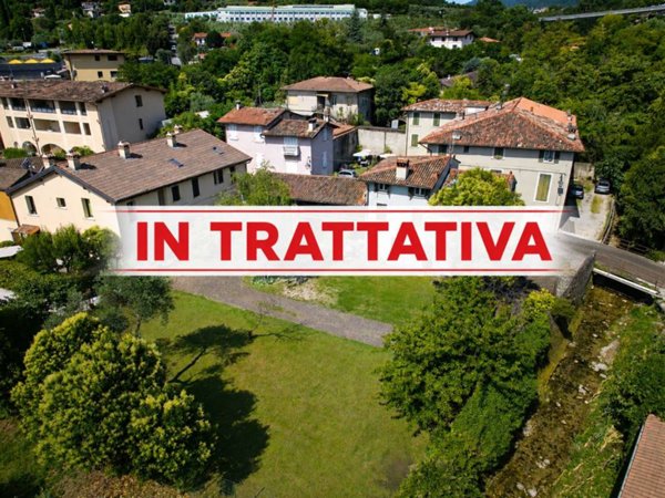 casa indipendente in vendita a Salò in zona Villa