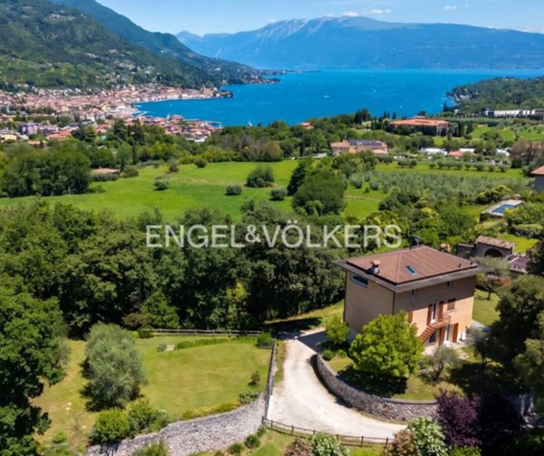 casa indipendente in vendita a Salò in zona Villa