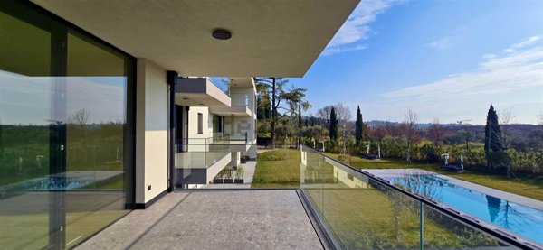 appartamento in vendita a Salò in zona Villa