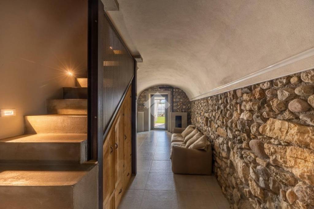 casa indipendente in vendita a Salò in zona Villa