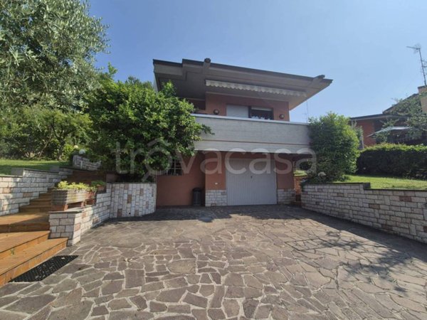 casa indipendente in vendita a Salò in zona Villa