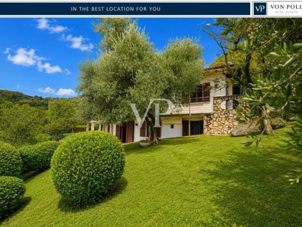 casa indipendente in vendita a Salò in zona Villa