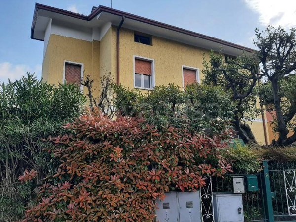 appartamento in vendita a Salò in zona Cunettone