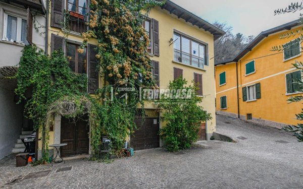 appartamento in vendita a Salò in zona Barbarano