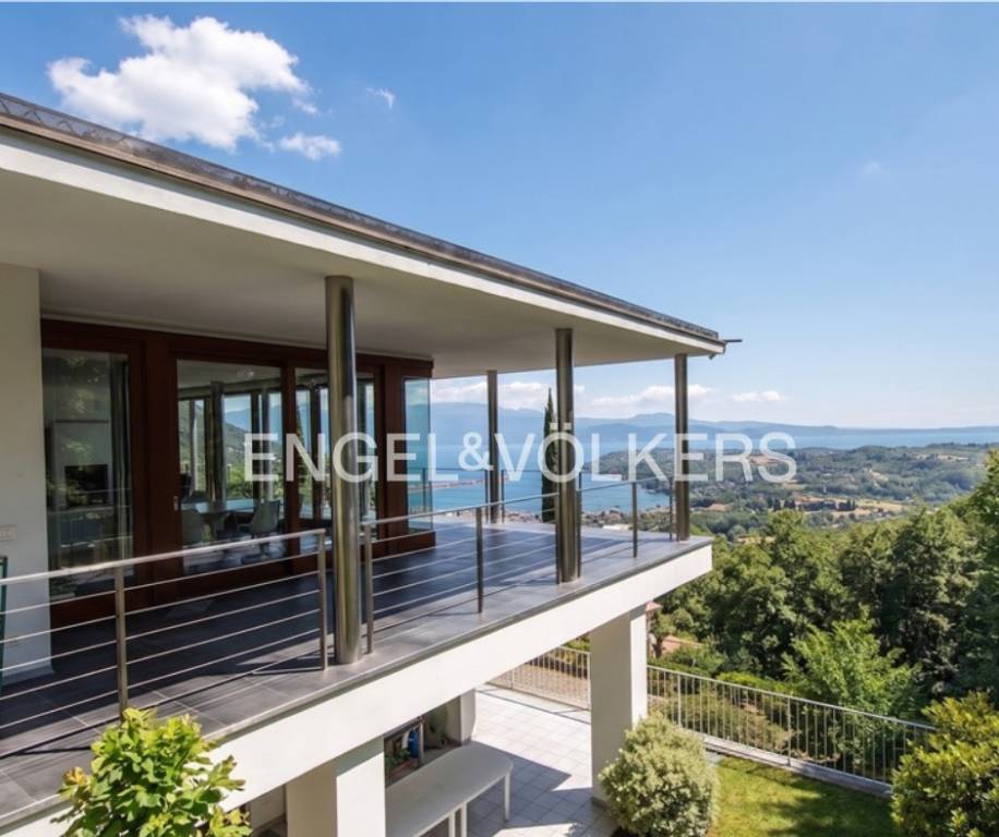casa indipendente in vendita a Salò in zona Villa