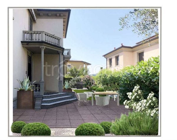 casa indipendente in vendita a Salò in zona Villa