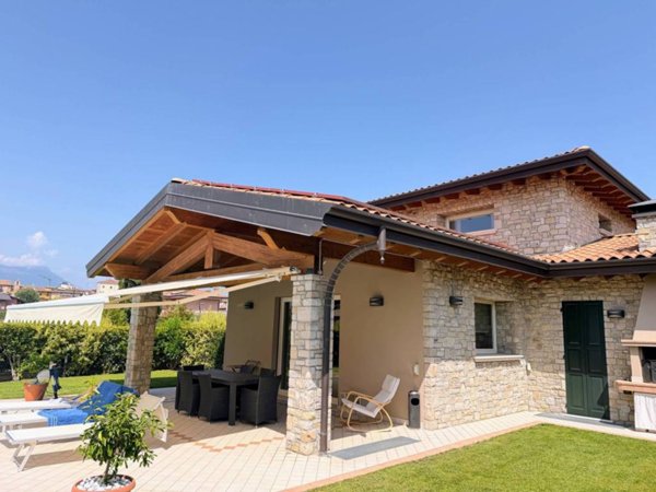 casa indipendente in vendita a Salò