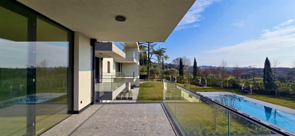 appartamento in vendita a Salò in zona Villa
