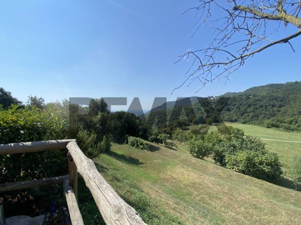 casale in vendita a Salò in zona Serniga