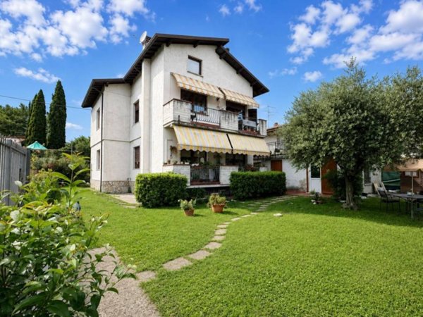 casa indipendente in vendita a Salò