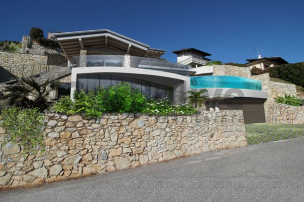 casa indipendente in vendita a Salò in zona Villa