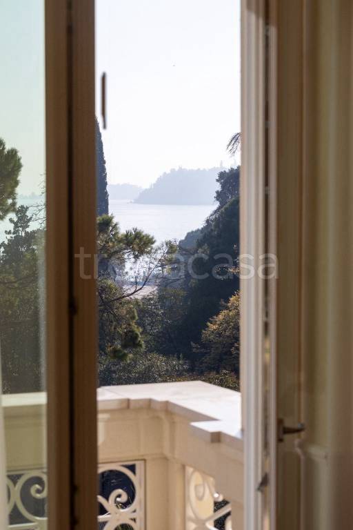 casa indipendente in vendita a Salò in zona Barbarano
