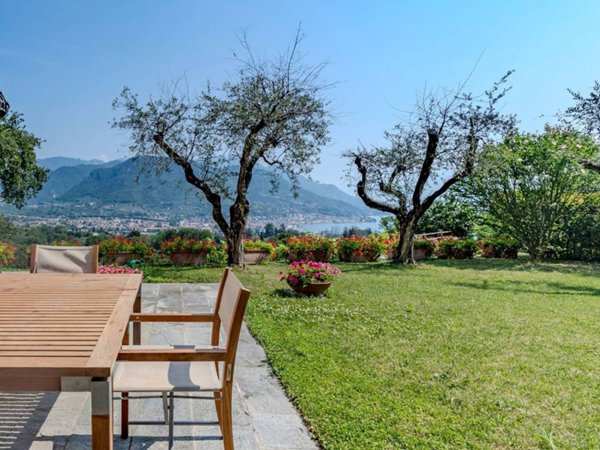 appartamento in vendita a Salò in zona Villa