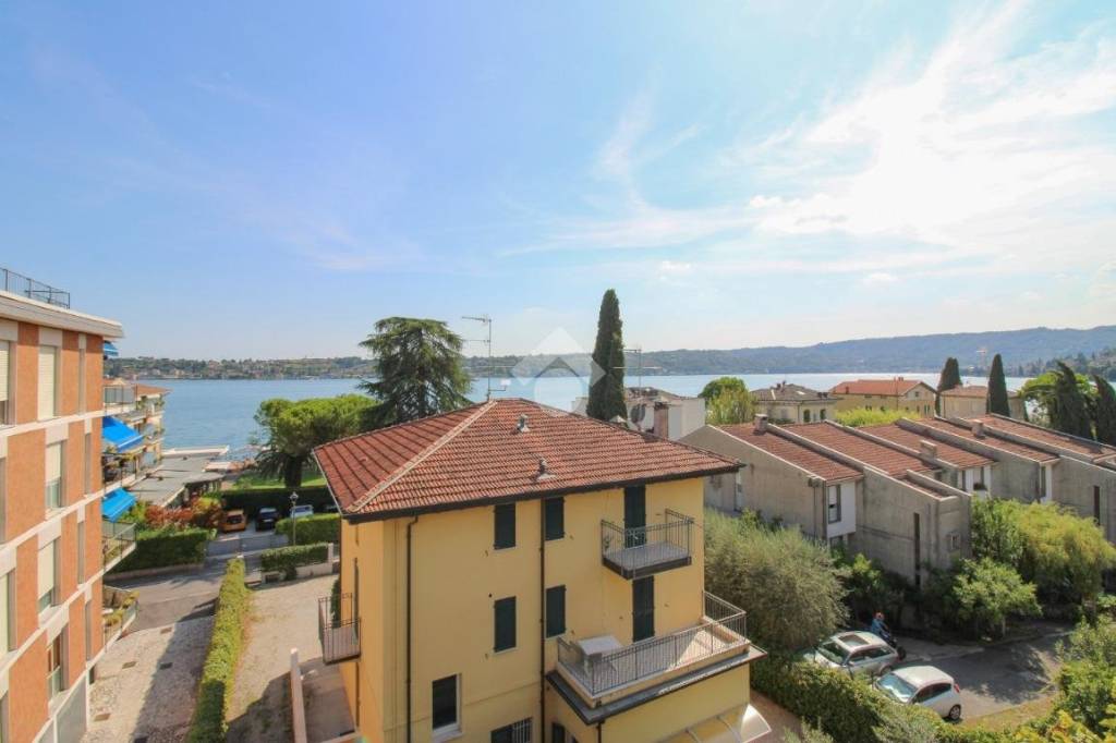 appartamento in vendita a Salò in zona Barbarano