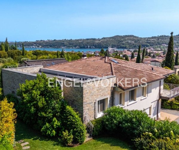 casa indipendente in vendita a Salò in zona Villa